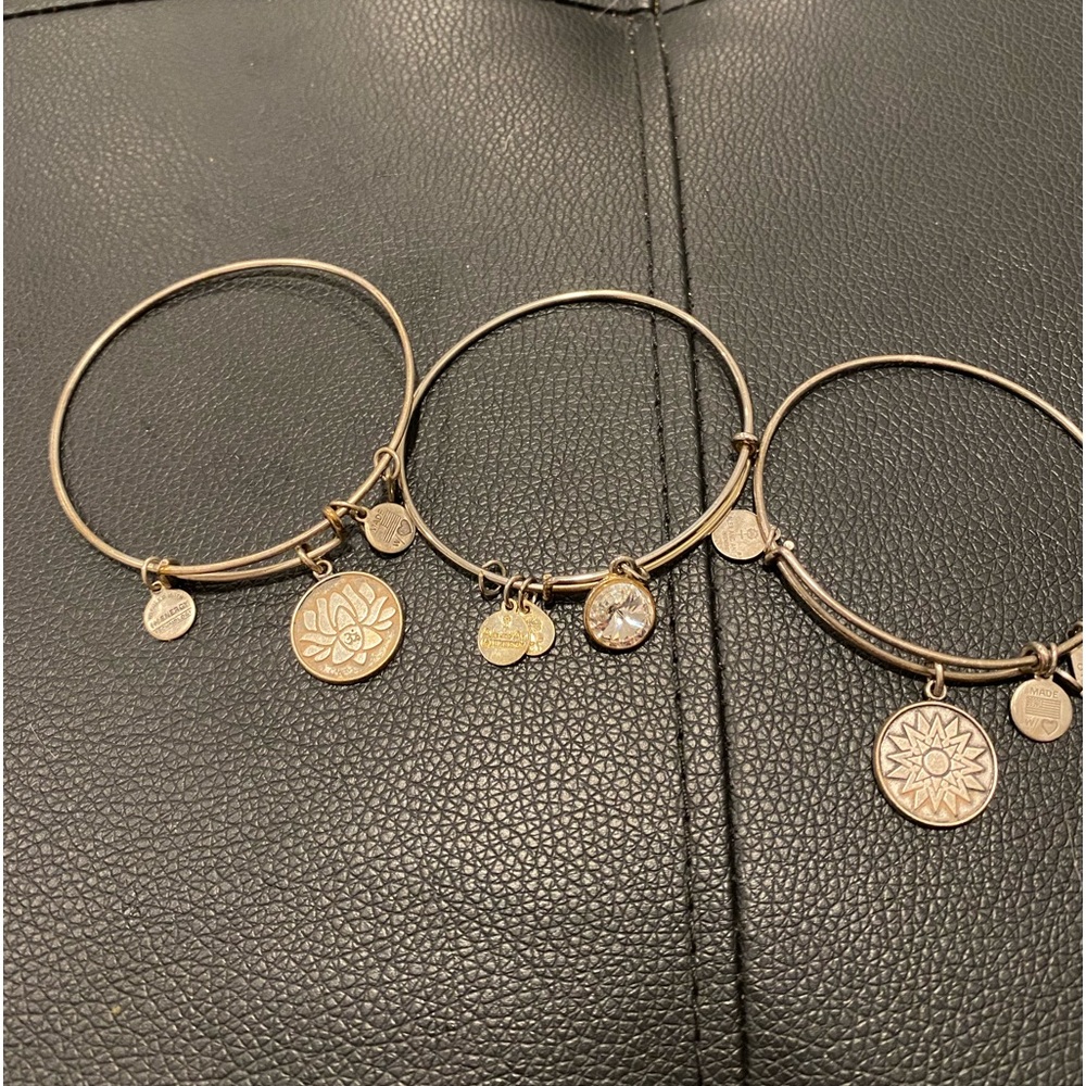 Jewelry-bracelets